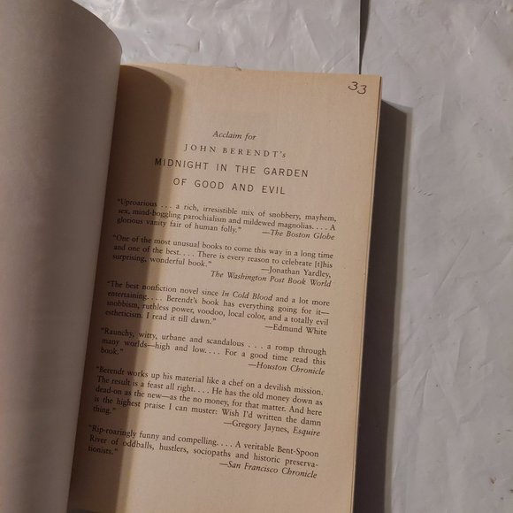 Midnight in the Garden of Good and Evil - Picture 3 of 6